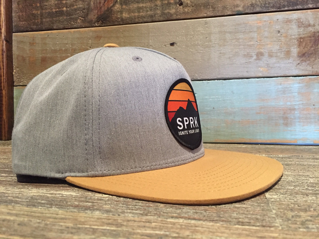 Flat Brim Snapback | Grey & Gold