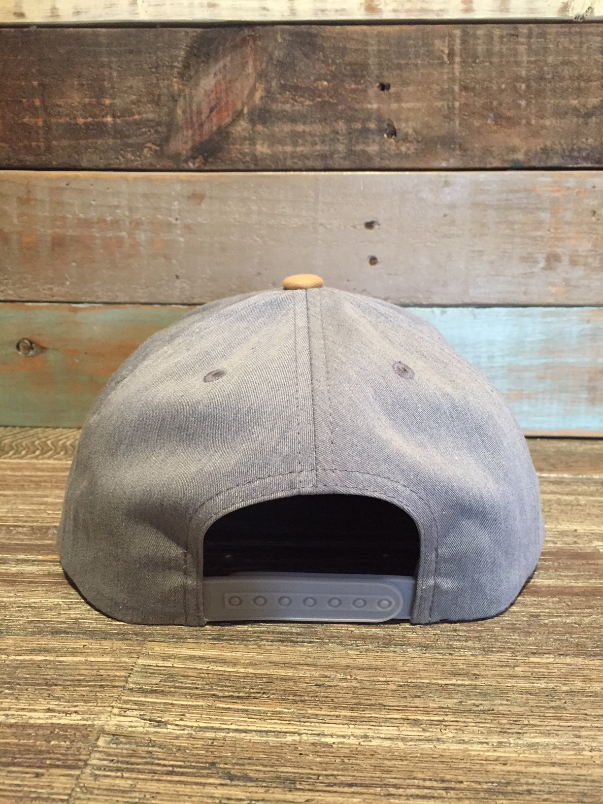 Flat Brim Snapback | Grey & Gold