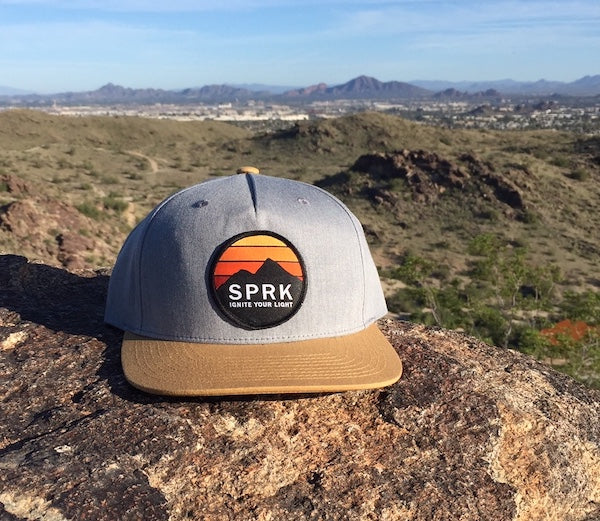 Flat Brim Snapback | Grey & Gold