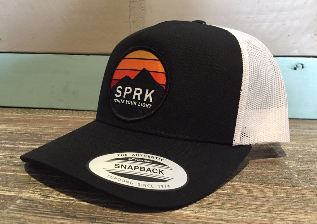 Trucker Snapback | Black/White